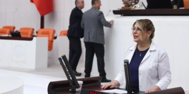 ilac-yok-hattina-chpli-gezmisten-tepki-ilac-yoksa-sorumlu-eczaci-degil-sistemi-bu-hale-getirenlerdir-pdQSLjOW.jpg