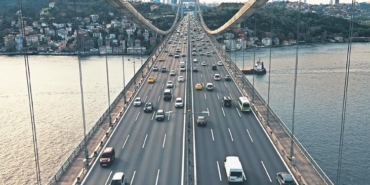 plakalarda-yeni-donem-trafik-etigi-ve-verimlilik-icin-yenilikci-uygulamalar-shzMmIpY.jpg