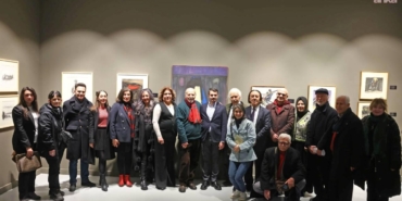 renk-hafizasinda-ozgur-bir-akil-zafer-gencaydinin-retrospektif-sergisi-1-marta-kadar-ziyaret-edilebilir-QW3uzx43.jpg