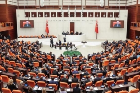 tbmmde-kabul-edilen-kanun-teklifi-en-dusuk-emeklilik-maas-ayligi-duzenlemesi-6gQl9ZNL.jpg