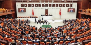 tbmmde-kabul-edilen-kanun-teklifi-en-dusuk-emeklilik-maas-ayligi-duzenlemesi-6gQl9ZNL.jpg