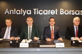 antalyadan-70-milyon-dolarlik-yas-meyve-ve-sebze-ihracati-yeni-rekorlar-ve-pazar-stratejileri-O3lt8LRG.jpg