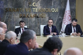 bakan-kacir-iftarda-osb-baskanlariyla-bir-araya-geldi-Ib1V9wzB.jpg
