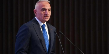 dizi-sektorune-dev-destek-bakan-ersoy-yurt-disinda-yayinlanan-dizilere-100-bin-dolar-verilecegini-acikladi-ucSnVgtW.jpg
