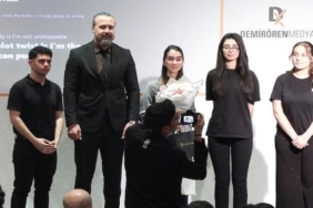 girisimcilikten-yapay-zekaya-uzanan-yol-zulal-tannurun-demiroren-medya-ve-teknoloji-mtal-ogrencileriyle-bulusmasi-ppzidiA9.jpg
