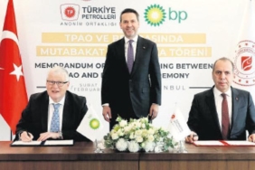 petrolde-3-enerji-devi-ile-mutabakat-turkiyenin-enerji-stratejisindeki-donum-noktasi-8BzpnzmJ.jpg
