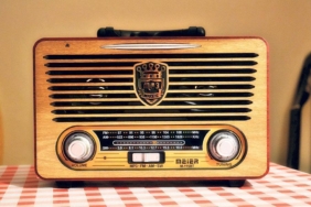 rtuk-arastirmasi-turkiyede-gunluk-radyo-dinleme-suresi-sadece-1-saat-40-dakika-phbR76kv.jpg