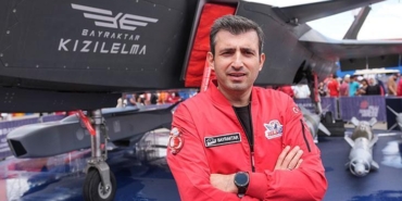 selcuk-bayraktar-mitte-ve-robert-kolejinde-okudum-h-l-laz-usagiyim-CamtcD8A.jpg