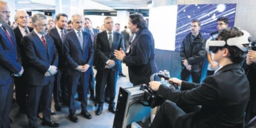 17-senaryoda-5g-deneyim-merkezi-gelecegin-baglantisini-bugunden-yasayin-VEDblUe3.jpg