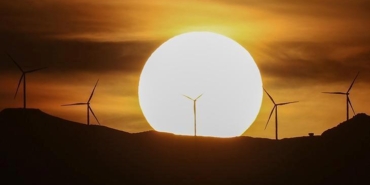 2025-yilinda-devreye-giren-gunes-ve-ruzgar-enerjisi-kapasitesi-rekor-kirdi-6EdQkmfT.jpg