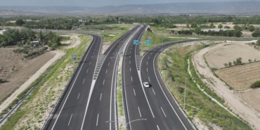 aydin-denizli-otoyolu-bayram-rekorunu-kirdi-turkiyenin-yeni-trafik-zirvesi-kBQfqnZ3.jpg