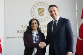 bakan-bayraktar-kanada-disisleri-bakani-anand-ile-gorustu-turkiye-kanada-iliskilerinde-yeni-adimlar-pXHxPmv3.jpg