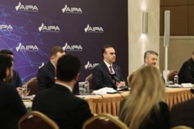bakan-kacir-yapay-zeka-stratejimizin-onceliklerini-paydaslarimizla-belirliyoruz-ULtYewQn.jpg