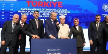bakan-kurum-500-bin-yeni-yuvamiz-icin-hedefe-dogru-yarindan-itibaren-adim-adim-yol-haritasi-TbYhJl6Z.jpg