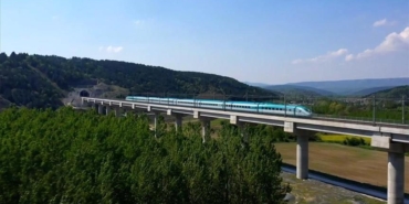 bakan-uraloglu-110-milyon-yolcu-yht-ile-seyahat-etti-sl4BRXuC.jpg