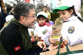 bakan-yumakli-diktigimiz-her-fidan-yesil-vatanimizin-bir-parcasi-olacak-VBGVGOQq.jpg