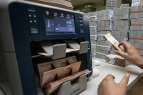 bankacilik-sektorunde-mevduat-dususu-nedenleri-ve-etkileri-ZjH3ISOS.jpg