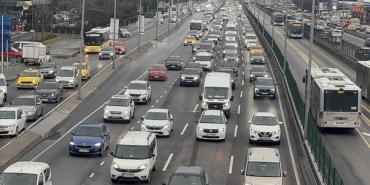 bayramda-otoyol-ve-koprulerden-gecen-arac-sayisi-123-milyon-HTNj5neO.jpg