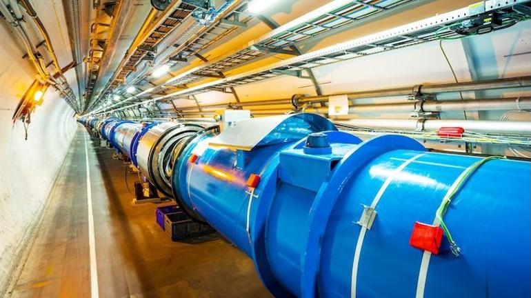 CERN’de 20 Yıllık Teori Doğrulandı: Şaşırtacek Derecede Yeni Bir Parçacık Keşfi!