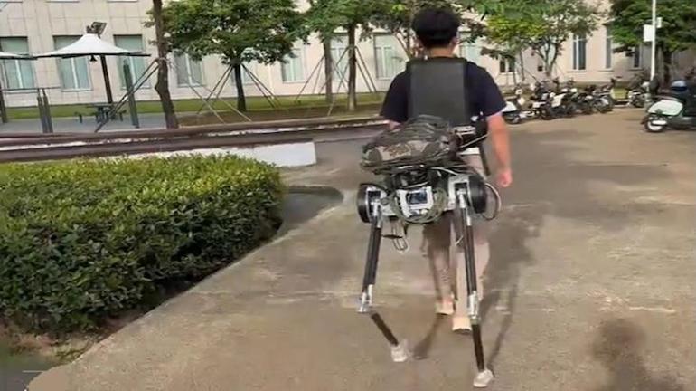 Çinli Mühendisler Centaur Robotuyla Yük Taşımayı Devrim Yakalıyor: İşin Geleceğini Şekillendiren Yenilik