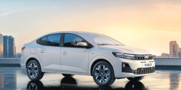 dacia-logan-yeniden-sahneye-cikiyor-ozellikleri-ve-olasi-izlenimler-FJrZHuG6.jpg