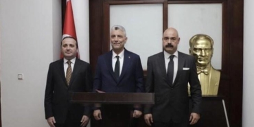 ticaret-bakani-omer-bolat-kamerunda-fBaMHbGu.jpg