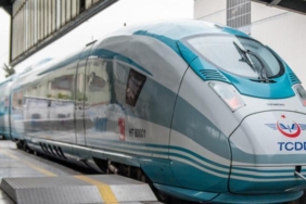 ankara-ile-izmir-arasinda-hizli-trenin-nebi-degisen-yolculugu-14-saatlik-yol-35-saate-inecek-LmMTNkXR.jpg