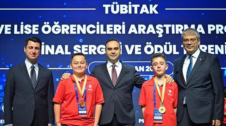 Bakan Kacır: Cesur, meraklı ve özgüveni yüksek bir nesil yetişiyor - Web İçeriği Başlığı