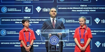 bakan-kacir-cesur-merakli-ve-ozguveni-yuksek-bir-nesil-yetisiyor-web-icerigi-basligi-vHBH91hB.jpg