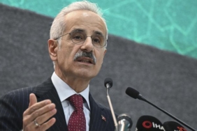 bakan-uraloglu-hurmuz-bogazindaki-turk-gemileriyle-ilgili-yeni-aciklama-HdDZNSwG.jpg