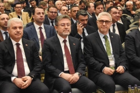 bakan-yumakli-ulkemizde-gubre-krizi-yok-tarimsal-verimlilik-icin-istikrarli-tedarik-WRYuhXVq.jpg