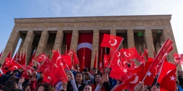 ekonomi-yonetiminden-23-nisan-ulusal-egemenlik-ve-cocuk-bayrami-mesaji-wFBqLi6d.jpg