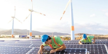 elektrikte-gunesin-yukselisi-yenilenebilir-enerjide-yeni-bir-donem-QAdud7nq.jpg