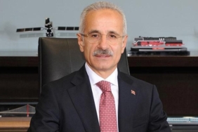 hurmuzde-turk-gemilerinin-cikisi-icin-tarih-belli-oldu-mu-bakan-uraloglu-acikladi-fm2y8kfc.jpg