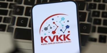 kvkkdan-apartman-ve-sitelerde-borc-listesi-karari-dijitallesen-vergi-ve-hukuki-cerceve-QKNGtGJT.jpg