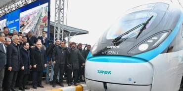 milli-elektrikli-hizli-tren-satasi-225-kmsaat-hiza-ulasti-fniDOrLx.jpg
