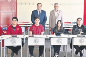 web-sayfasinda-yayin-icin-benzersiz-baslik-100-bin-ogrenciye-yapay-zek-egitimi-iFj2fcfY.jpg