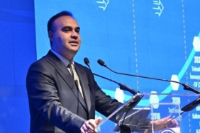 bakan-kacir-300-milyon-dolarlik-kaynagi-girisim-sermayesi-fonlarina-aktaracagiz-U8fiunL9.jpg