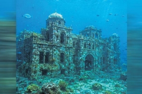 deniz-altinda-baliklara-saray-yUajgsan.jpg