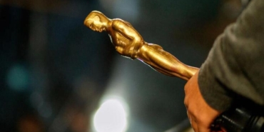 oscar-odullerinde-yapay-zekaya-sinir-oyunculuk-ve-senaryo-kategorilerine-yasagin-derin-izleri-WOmcO78i.jpg