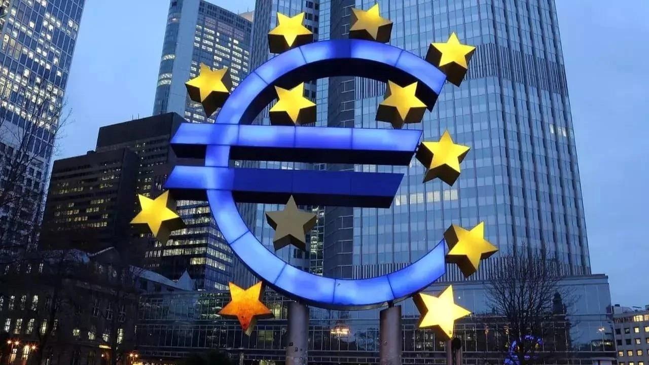 ekonomi-ab-nisanda-7-milyar-euroyu-asan-dis-ticaret-acigi-bildirdi-128wtfn7.jpg