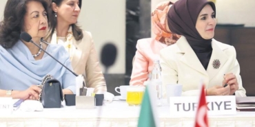 kadin-liderler-kopruler-kuruyor-internet-yayini-icin-uygun-baslik-gl4Xk6af.jpg