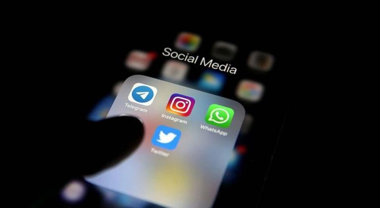 Polonya’da Okullarda Telefon ve Akıllı Saat Kullanımı Yasaklanıyor: Eğitimde Dijital Disipline Yolculuk