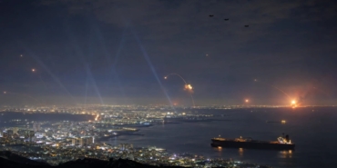abd-iran-catismasi-gece-yarisi-buyudu-saldirilar-tahrana-ulasti-OH7H2rIx.jpg