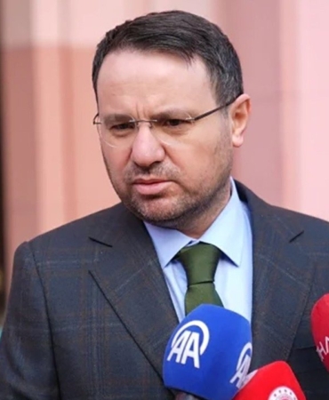 bakan-gurlek-duyurdu-kulup-yoneticilerine-yonelik-bahis-operasyonu-rWTPn24v.jpg