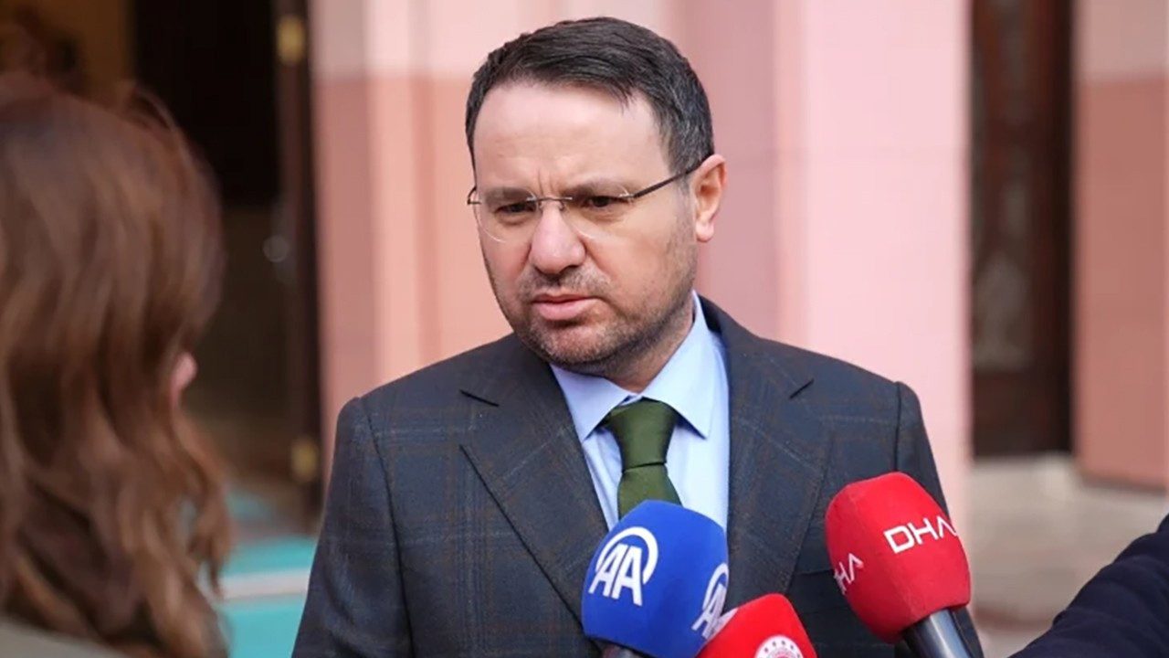 bakan-gurlek-duyurdu-kulup-yoneticilerine-yonelik-bahis-operasyonu-rWTPn24v.jpg