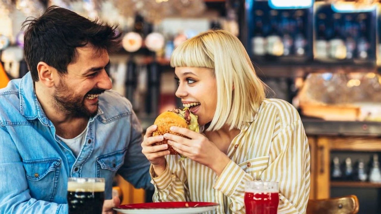 bir-fast-food-devi-icin-tehlike-populer-burger-zincirinde-iflas-karari-yolda-mi-LnxnOkfV.jpg