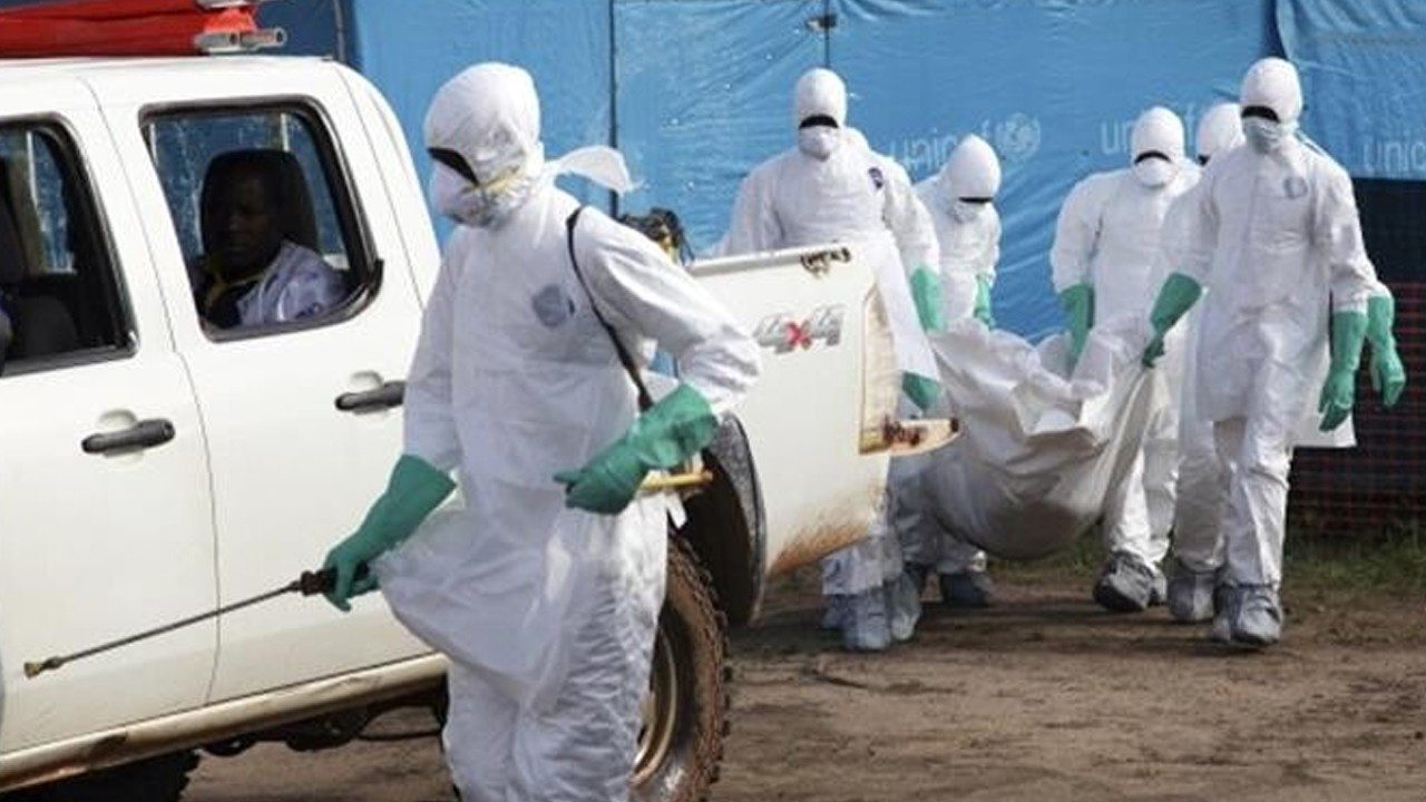ebola-salgini-yayiliyor-vaka-sayisi-1700u-asti-94ZIXuub.jpg