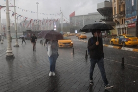 istanbulda-saganak-alarmi-akom-saat-vererek-uyardi-Tur5DwAj.jpg