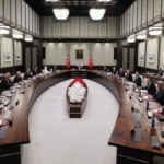 kabine-bestepede-toplaniyor-kritik-basliklar-masada-c3XhbvGL.jpg